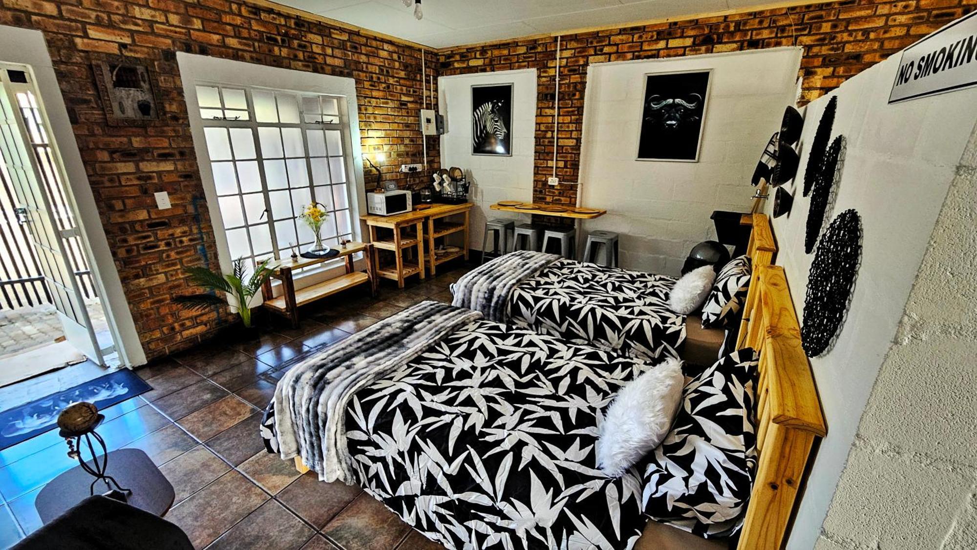 2K City Studios Not Self Catering Graskop Exterior photo
